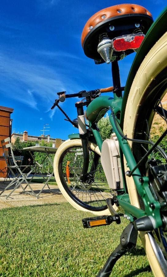Garage47 Storica Officina Meccanica Loft B&B In Pienza Eksteriør billede